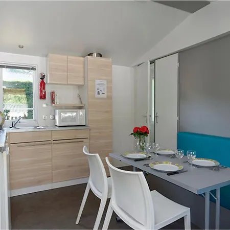 Campingplatz Mobil-home Confortable Pour 4 Personnes Avec Cuisine Equipee - Api-1-52-864 Les Aires